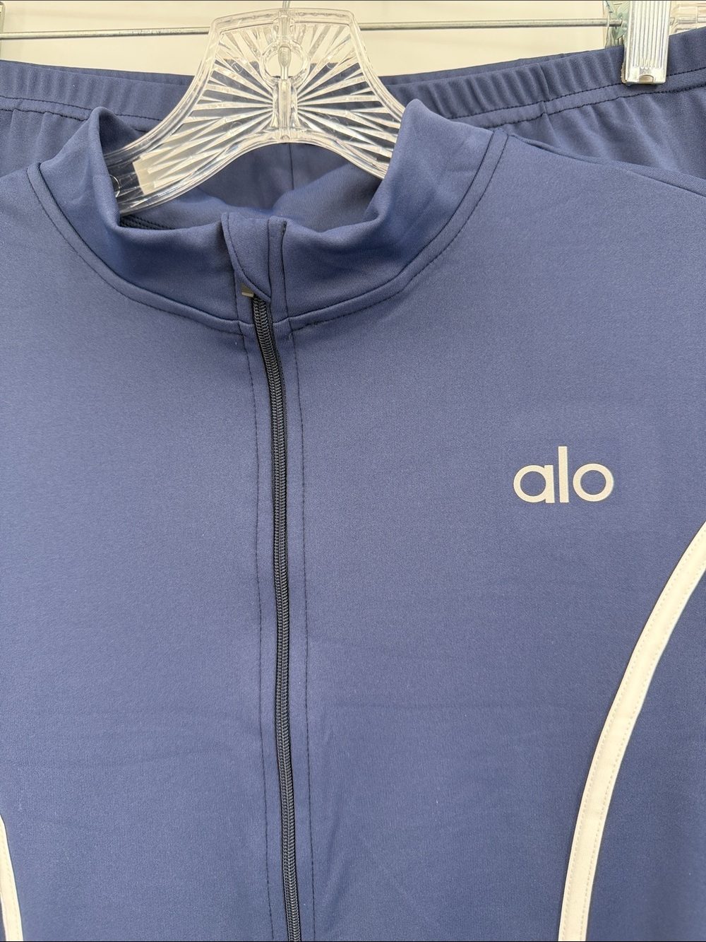 Alo Navy Athletic Zip-Front Top with White Piping with Matching Shorts - Picture 2 of 8